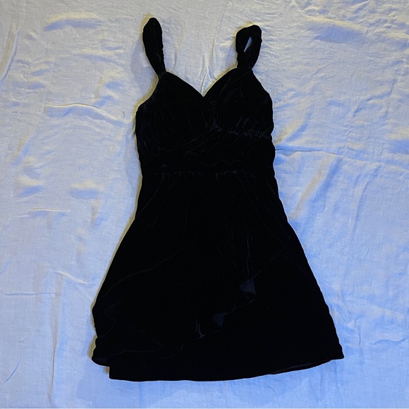 Express Dresses & Skirts - Express Black Velvet Size 0 Dress Cute Party Dress 👗